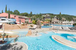 Castel Camping Domaine de la Bergerie - Poolbereich vom Campingplatz