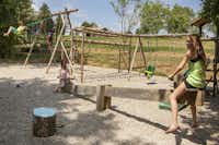 Castelwood Vacances - Campingplatz Rezeption - Kinderspielplatz auf dem Campingplatz