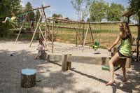 Castelwood Vacances - Campingplatz Rezeption - Kinderspielplatz auf dem Campingplatz