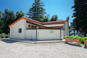 Centinera Resort & Camping - Sanitäreinrichtung für Gäste vom Campingplatz