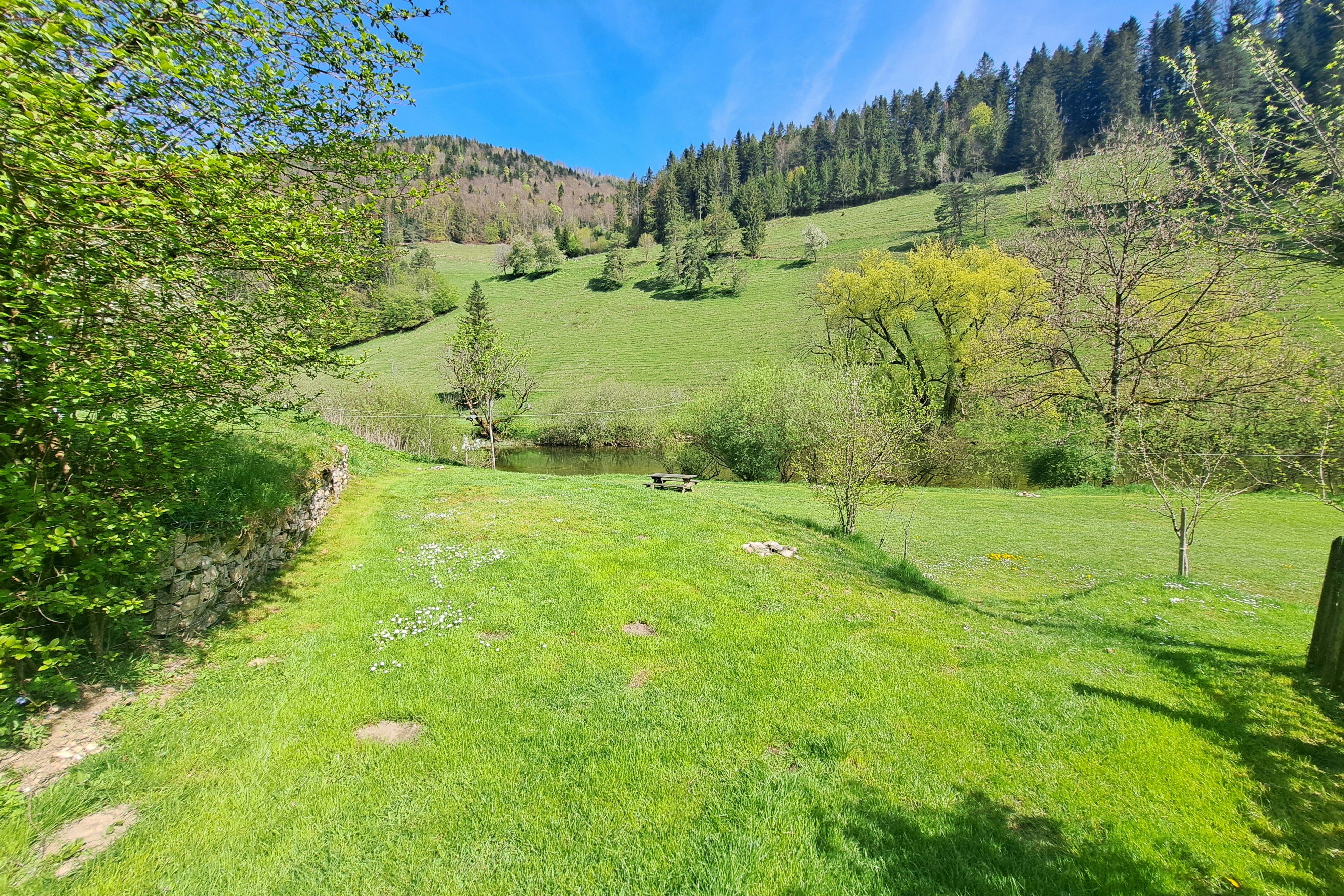 Camping Tariche  Centre de Vacance Tariche - Blick auf die Wiese auf dem Campingplatz