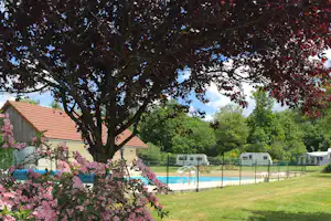 Centre de Vacances Naturiste Domaine de La Gagère - Freibad auf dem Campingplatz