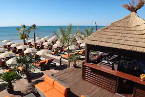 Centre Naturiste René Oltra - Bar und Restaurant am Strand vom Mittelmeer am Campingplatz