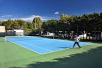 Centro Vacanze La Masseria  -  Tennisplatz auf dem Campingplatz