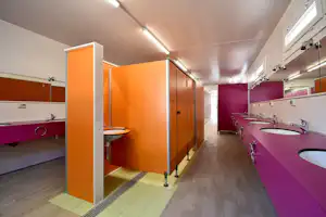 Centro Vacanze La Masseria - Sanitärbereich auf dem Campingplatz