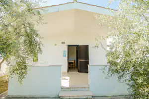 Centro Vacanze Oriente - Mobilheim mit Terrasse auf dem Campingplatz