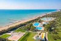 Centro Vacanze Pra' delle Torri - Campingplatz am Meer mit Sportzplätze und Pool