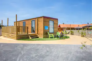Chadotel C. L'International Erromardie Chadotel Camping L' International Erromardie - Mobilheim mit Terrasse auf dem Campingplatz