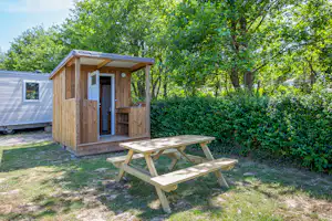 Chadotel C. L'International Erromardie Chadotel Camping L' International Erromardie - Standplatz mit privater Sanitäreinheit