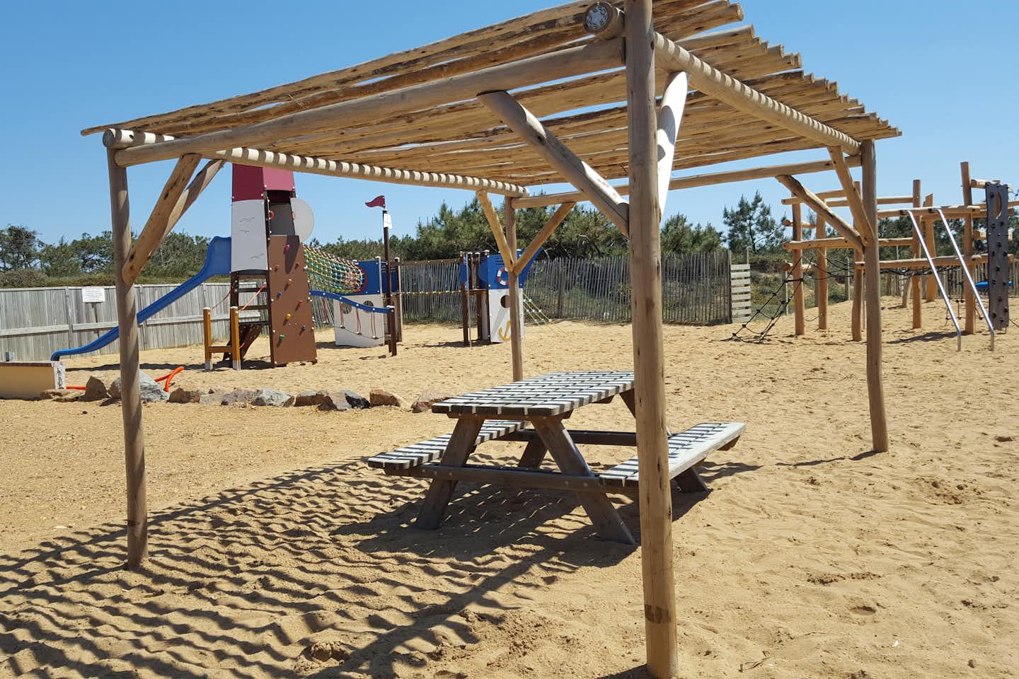 Chadotel Camping La Dune des Sables  - Campingplatz mit Kinderspielplatz 