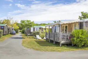 Chadotel Camping Le Domaine d'Oléron - Mobilheime mit Terrasse im Grünen