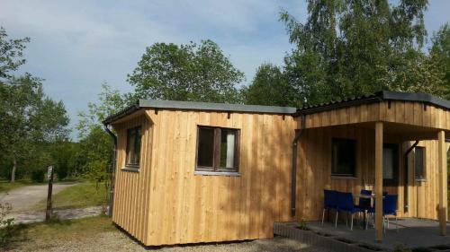 Sind Hunde auf dem Campingplatz Chalet @ Camping Harfenmühle erlaubt?