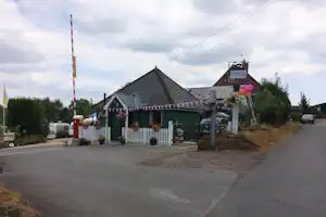 Charris Camping & Caravan Park - Einfahrt des Campingplatzes