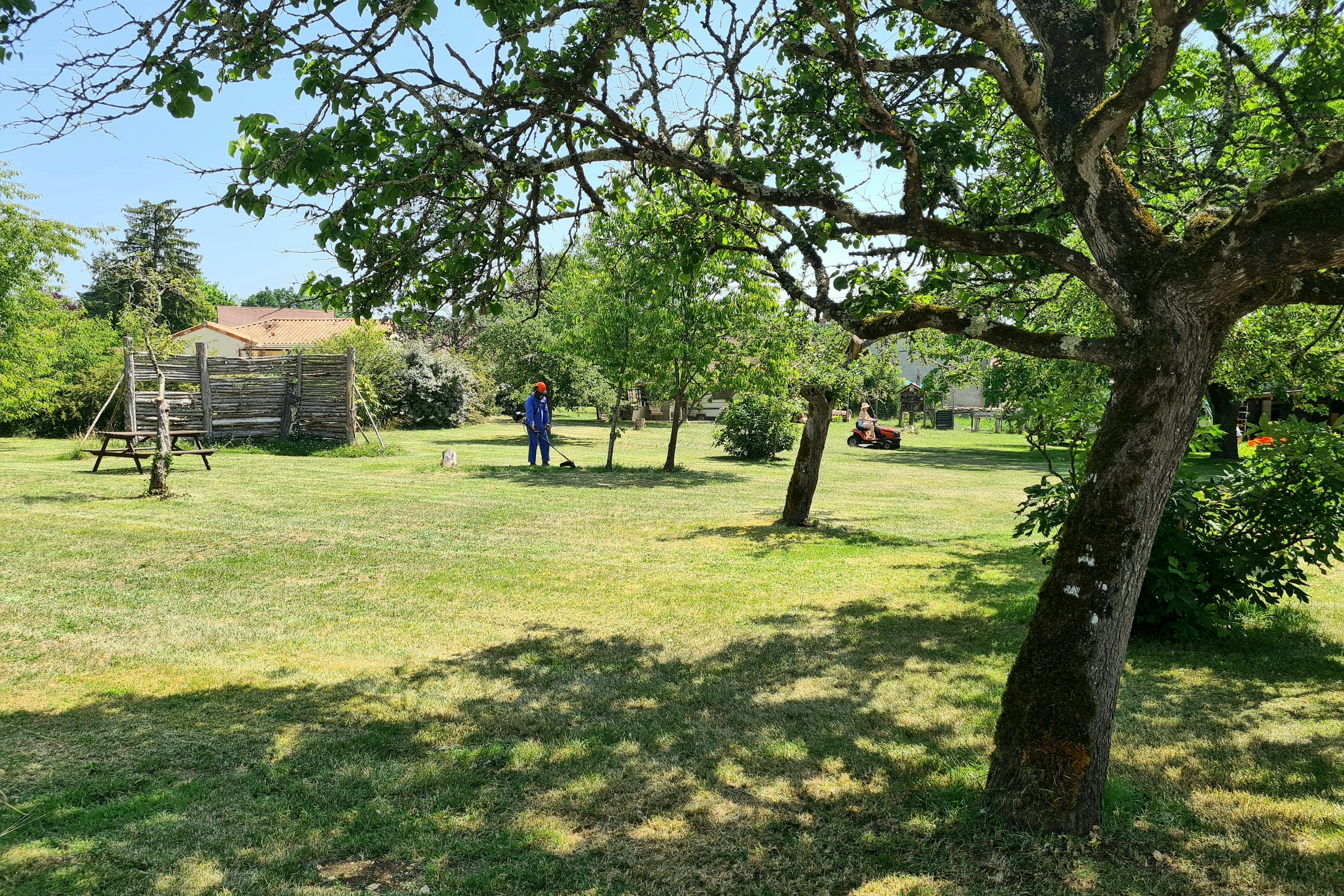 Château La Barge - Standplatzwiese auf dem Campingplatz