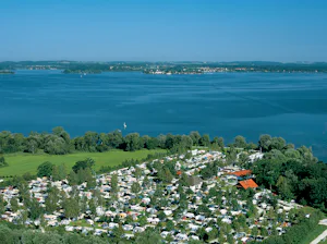 Chiemsee-Camping Rödlgries - Campingplatz aus der Vogelperspektive
