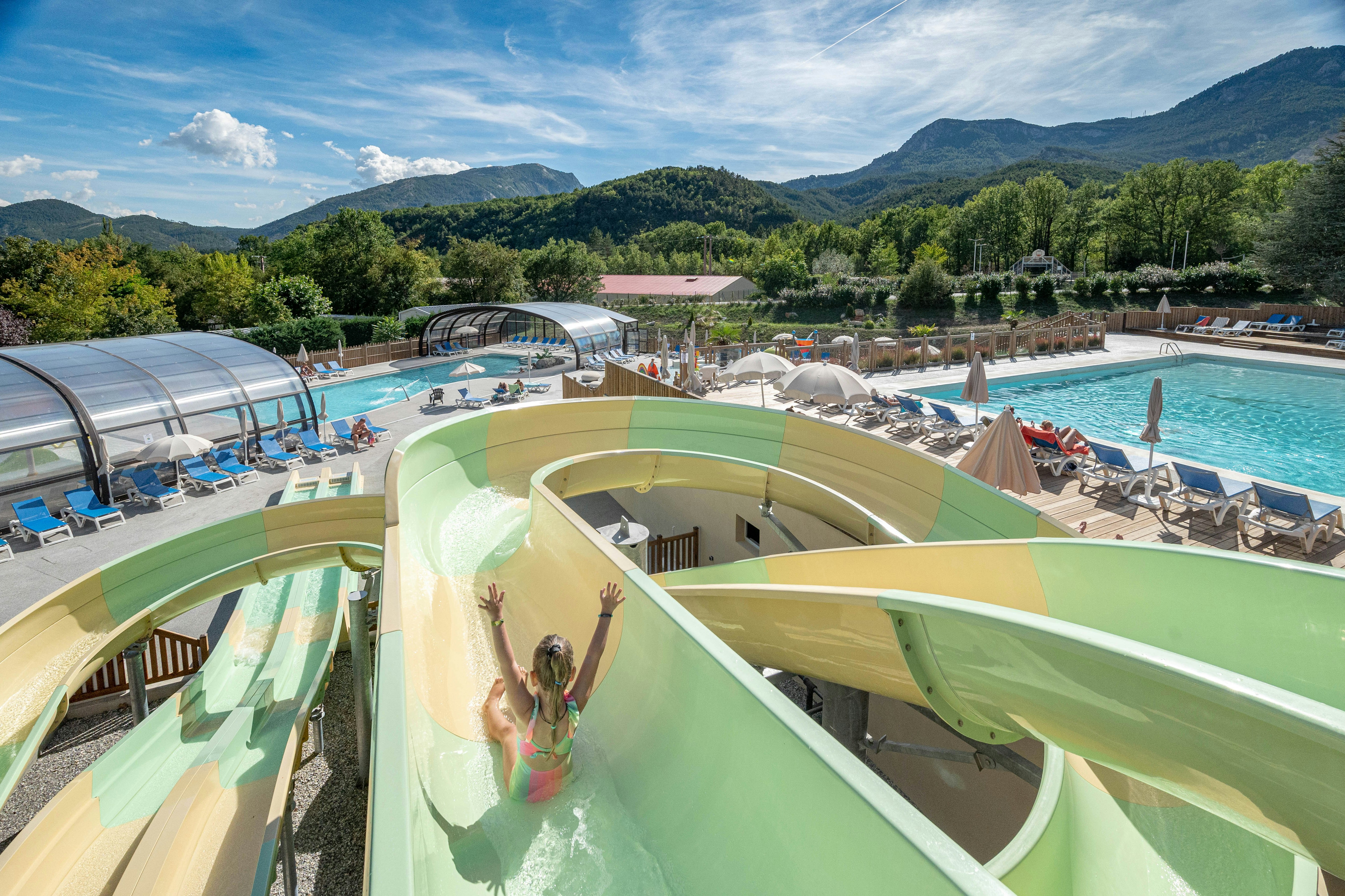 Camping Terra Verdon - Ciela Village - Wasserrutschen im Freibad des Campingplatzes