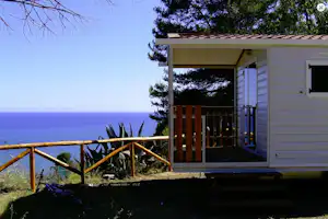 Club Naturista Pizzo Greco - Mobilheim vom Campingplatz mit Veranda