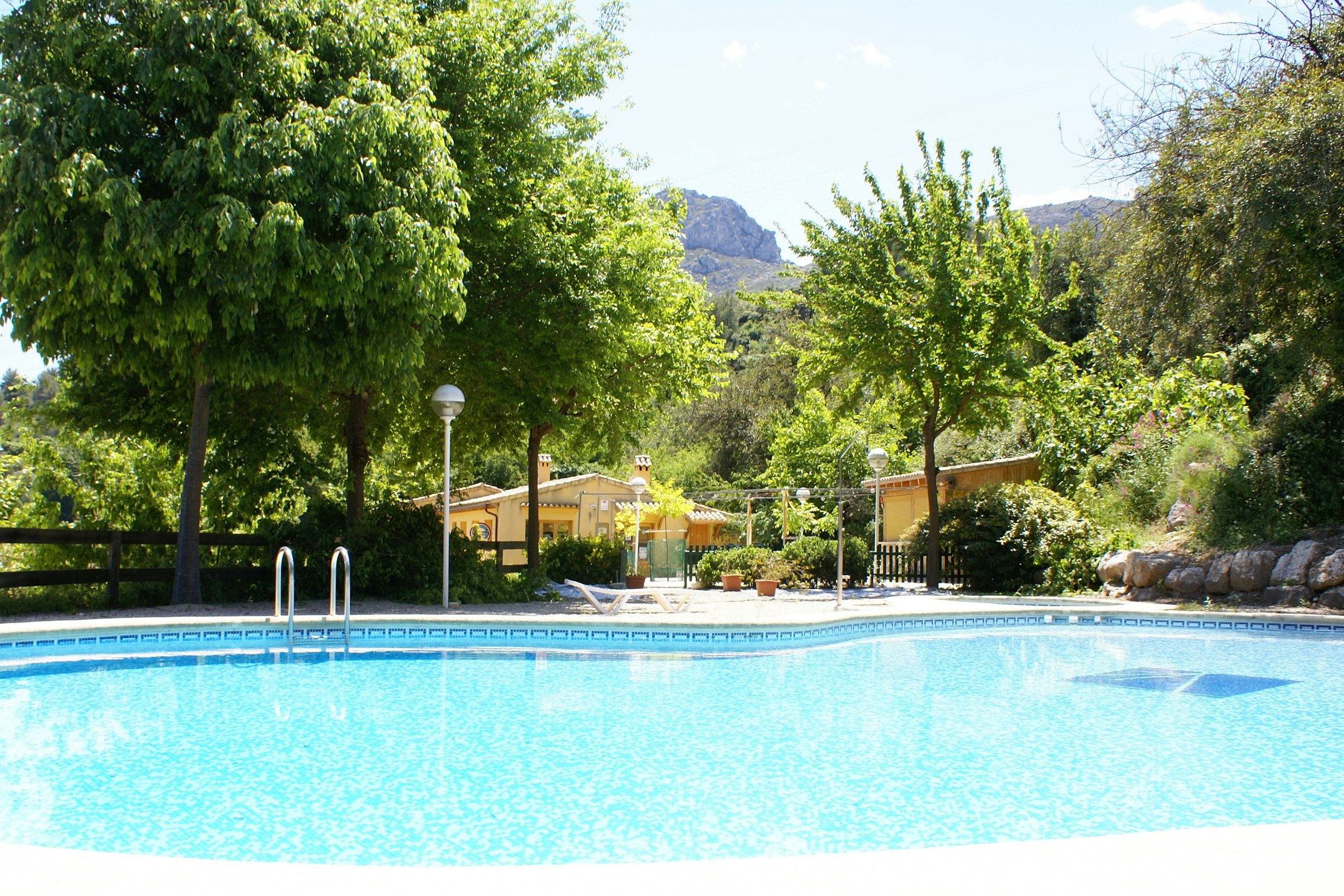 Càmping Vall de Laguar - Pool im Freien auf dem Campingplatz