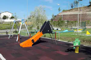 Coimbra Camping & Bungalows - Campingplatz mit Kinderspielplatz und Rutsche