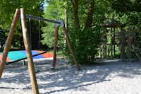 Comfort-Camp Eider  -  Spielplatz vom Campingplatz mit Trampolin und Schaukeln