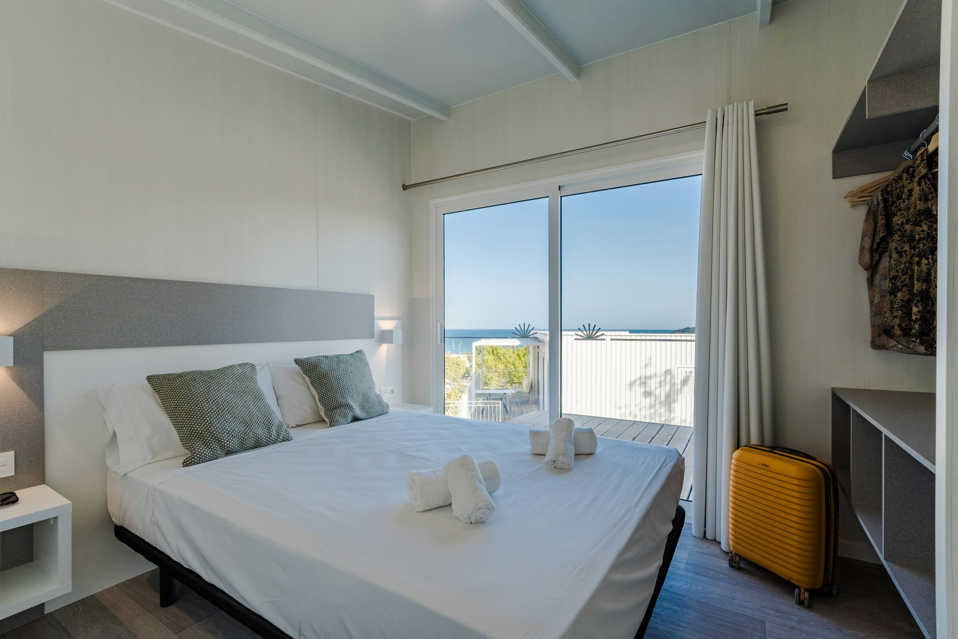 COSTA DEL SOL GLAMPING VILLAGE  - Doppelbett im Schlafzimmer eines Mobilheims