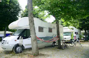Costa Verde Camping Village - Wohnmobil- und Wohnwagenstellplätze auf dem Campingplatz