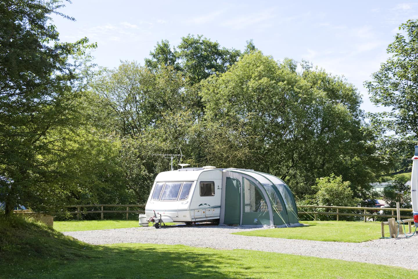 Cote Ghyll Caravan and Camping Park - Wohnwagenstellplatz im Grünen auf dem Campinggelände