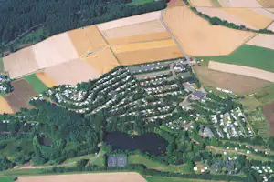 Country-Camping Schinderhannes - Campingplatz aus der Vogelperspektive