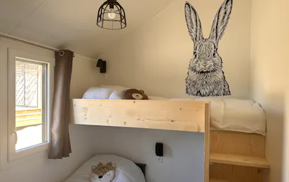 Damona Lodges
