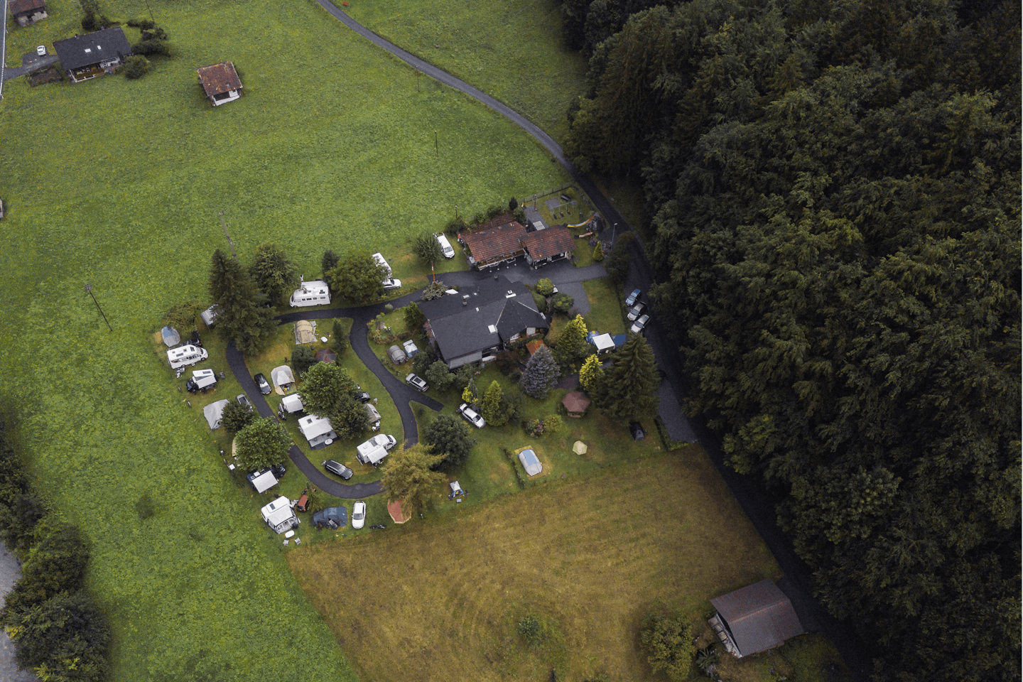 Dany's Camping Lütschental - Campingplatz aus der Vogelperspektive