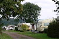 DCC-Campingplatz Schwarzwälder Hochwald - Wohnwagen- und Stellplätze mit Blick ins Tal