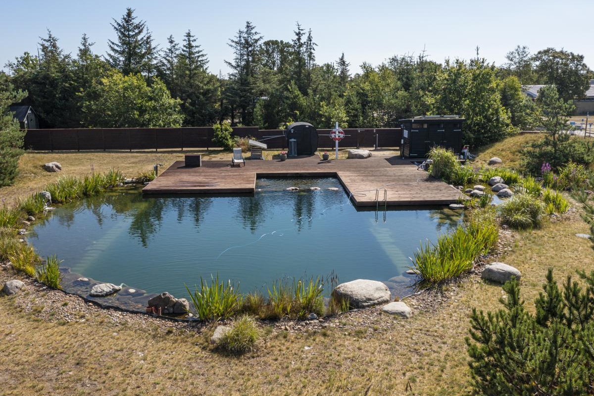DCU-Camping Ålbæk Strand - Naturbadeteich auf dem Campingplatz