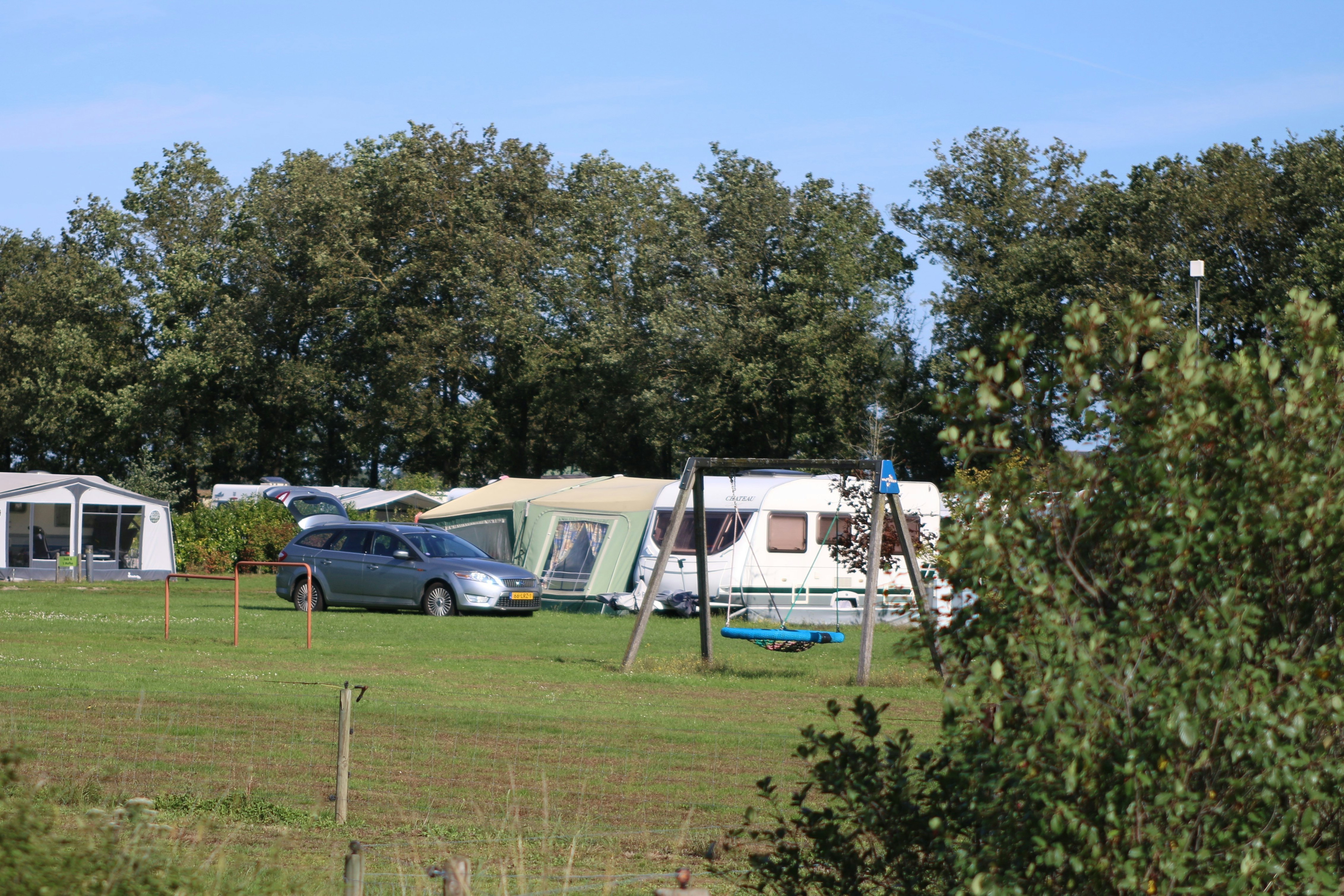 De Heidebloem Recreatie - Standplatzwiese auf dem Campingplatz