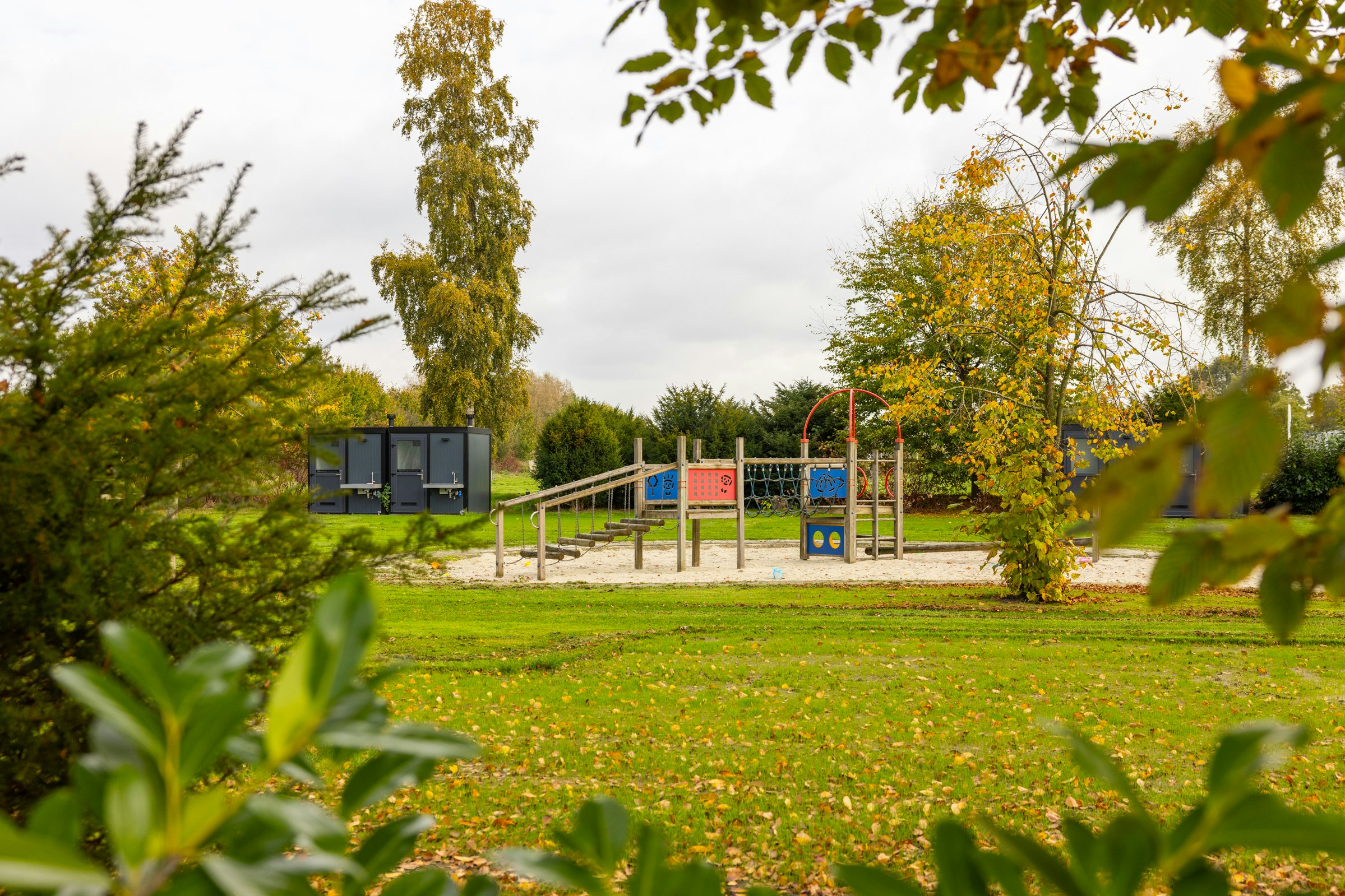 De Leughte - Blick auf den Kinderspielplatz des Campingplatzes