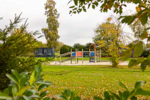 De Leughte - Blick auf den Kinderspielplatz des Campingplatzes