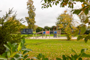 De Leughte - Blick auf den Kinderspielplatz des Campingplatzes