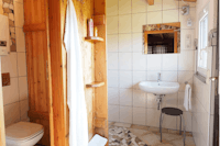 Der Birkholmhof - Badezimmer mit Dusche und WC
