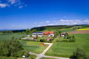 Der Birkholmhof - Blick auf den Campingplatz