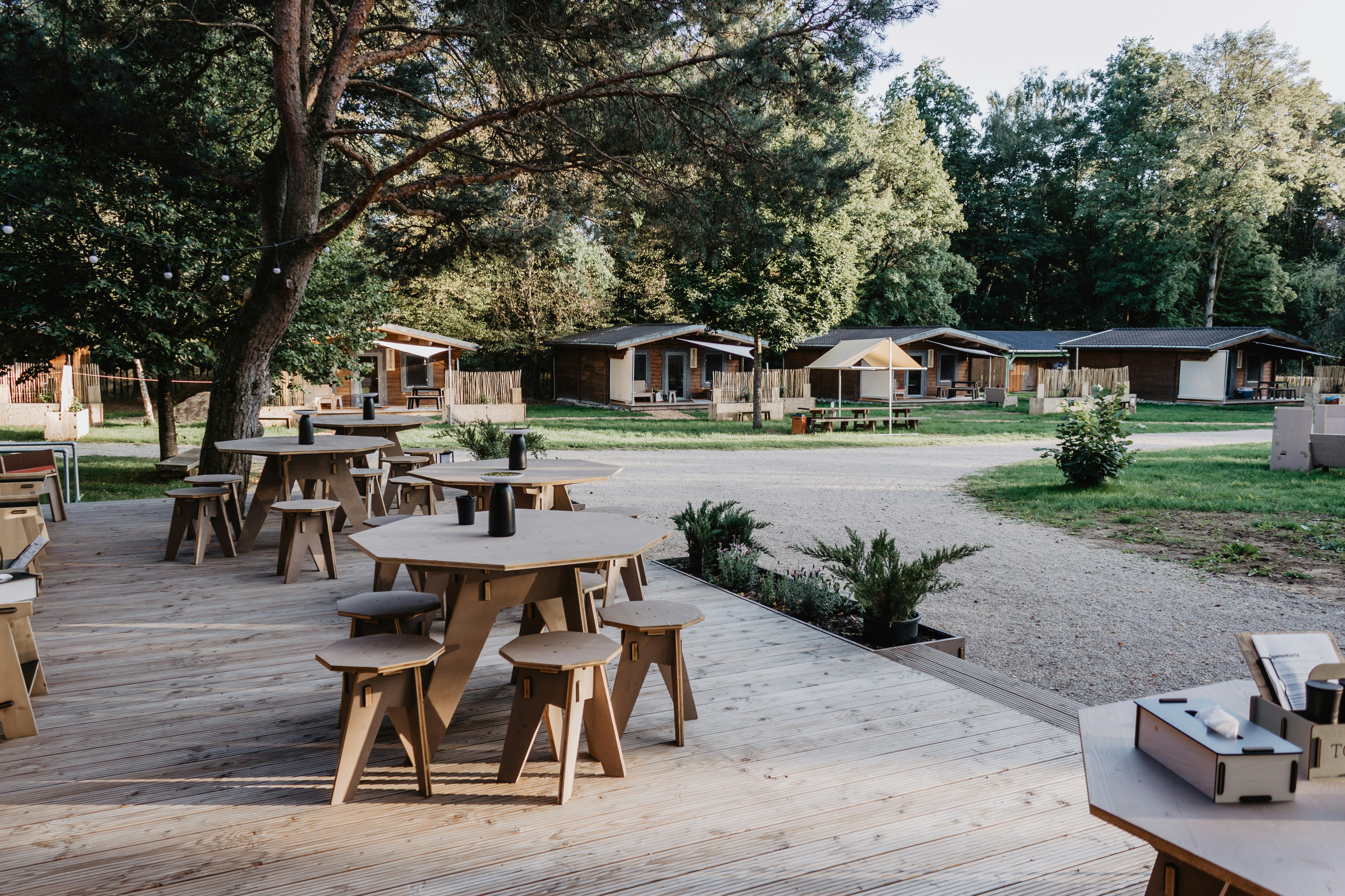destinature Dorf Südeifel  - Restaurant mit Terrasse auf dem Campingplatz