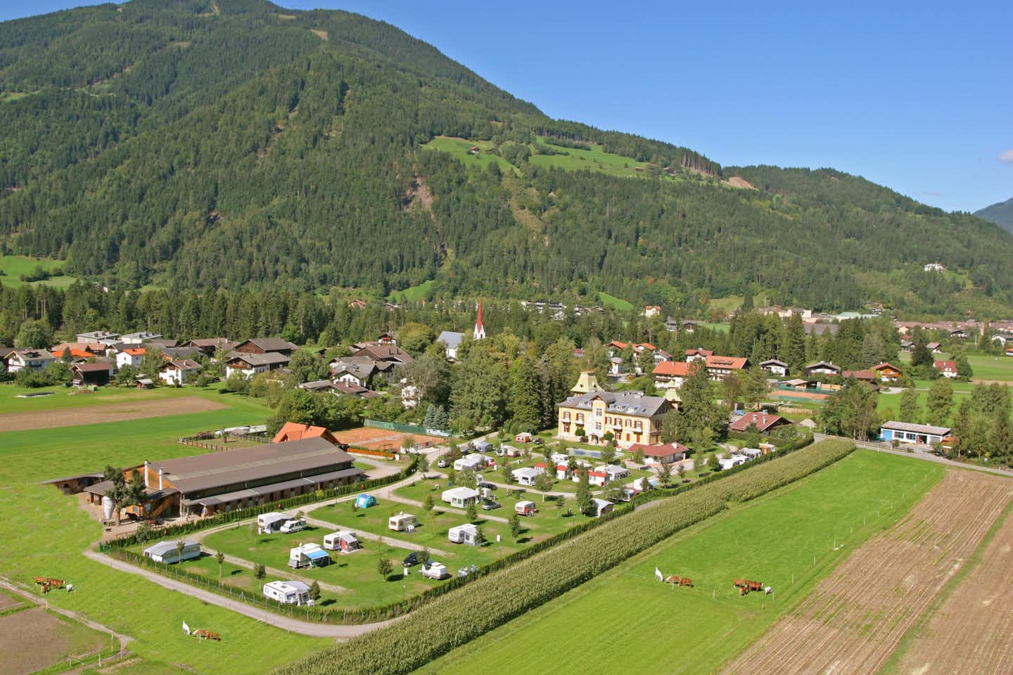 Dolomiten Camping Amlacherhof  -  Campingplatz aus der Vogelperspektive