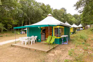 Domaine de Corneuil - Glampingzelt mit Veranda auf dem Campingplatz