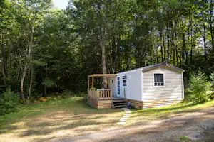 Domaine de Corneuil - Mobilheime mit Veranda auf dem Campingplatz