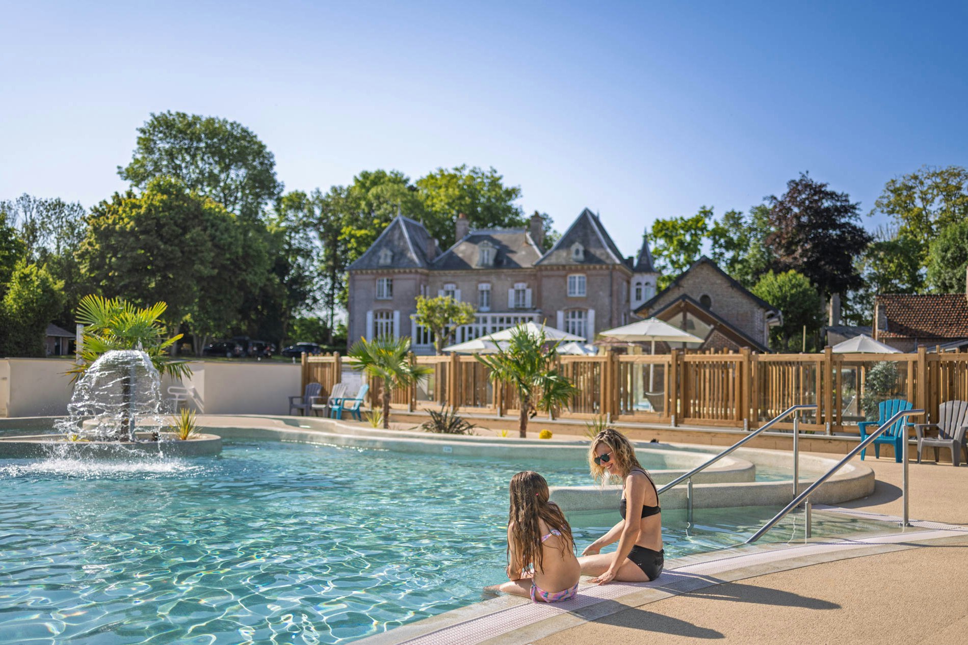 Domaine de Drancourt -  Blick auf den Pool im Freien