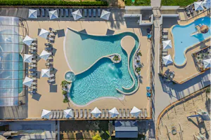 Domaine de Drancourt - Wasserpark aus der Vogelperspektive
