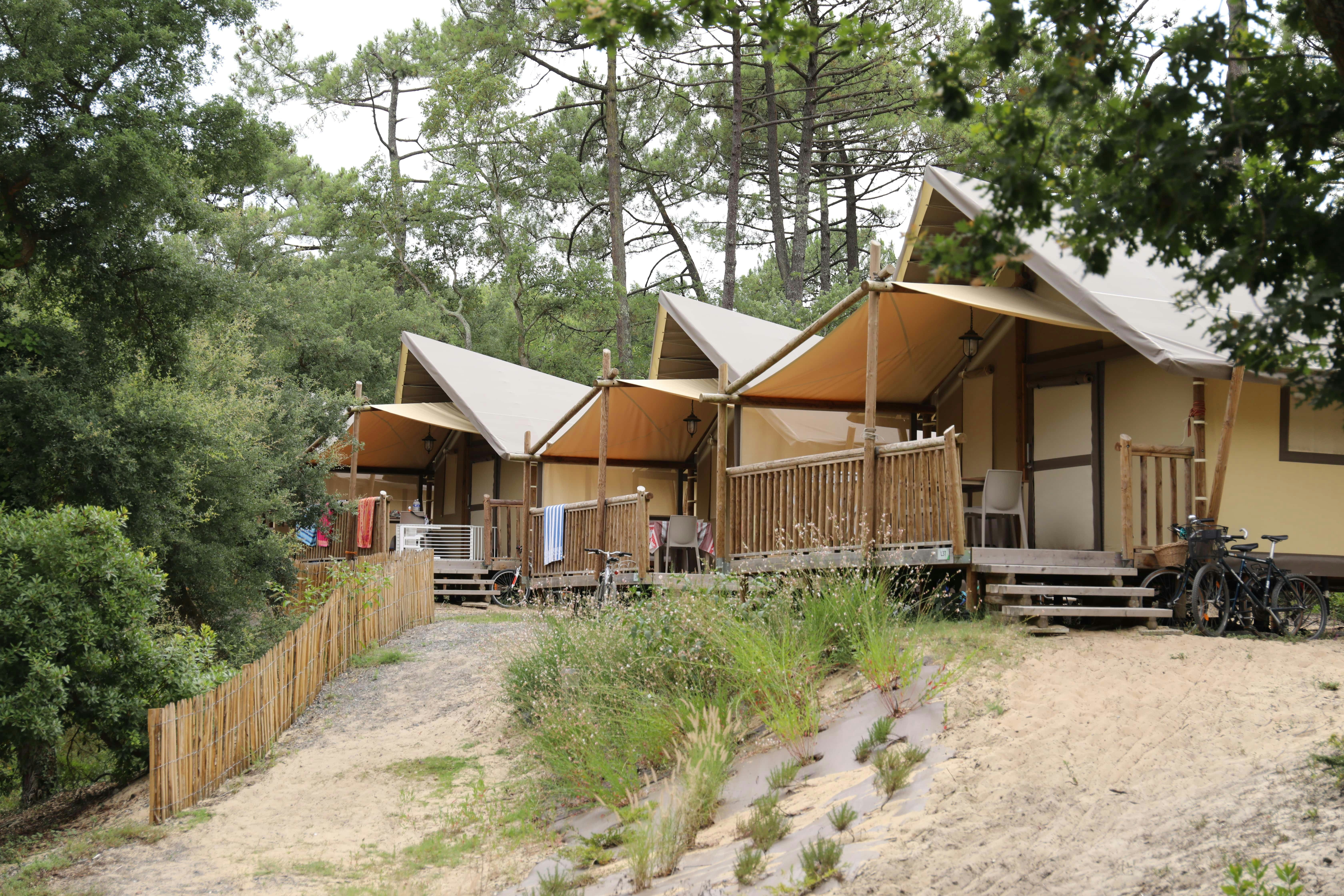 Camping Domaine de Fierbois - Glamping-Zelte auf dem Campingplatz