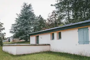 Domaine de Kerioche - Gebäude auf dem Campingplatz