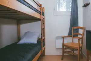 Domaine de Kerioche - Schlafzimmer mit Stockbett in einer Ferienwohnung