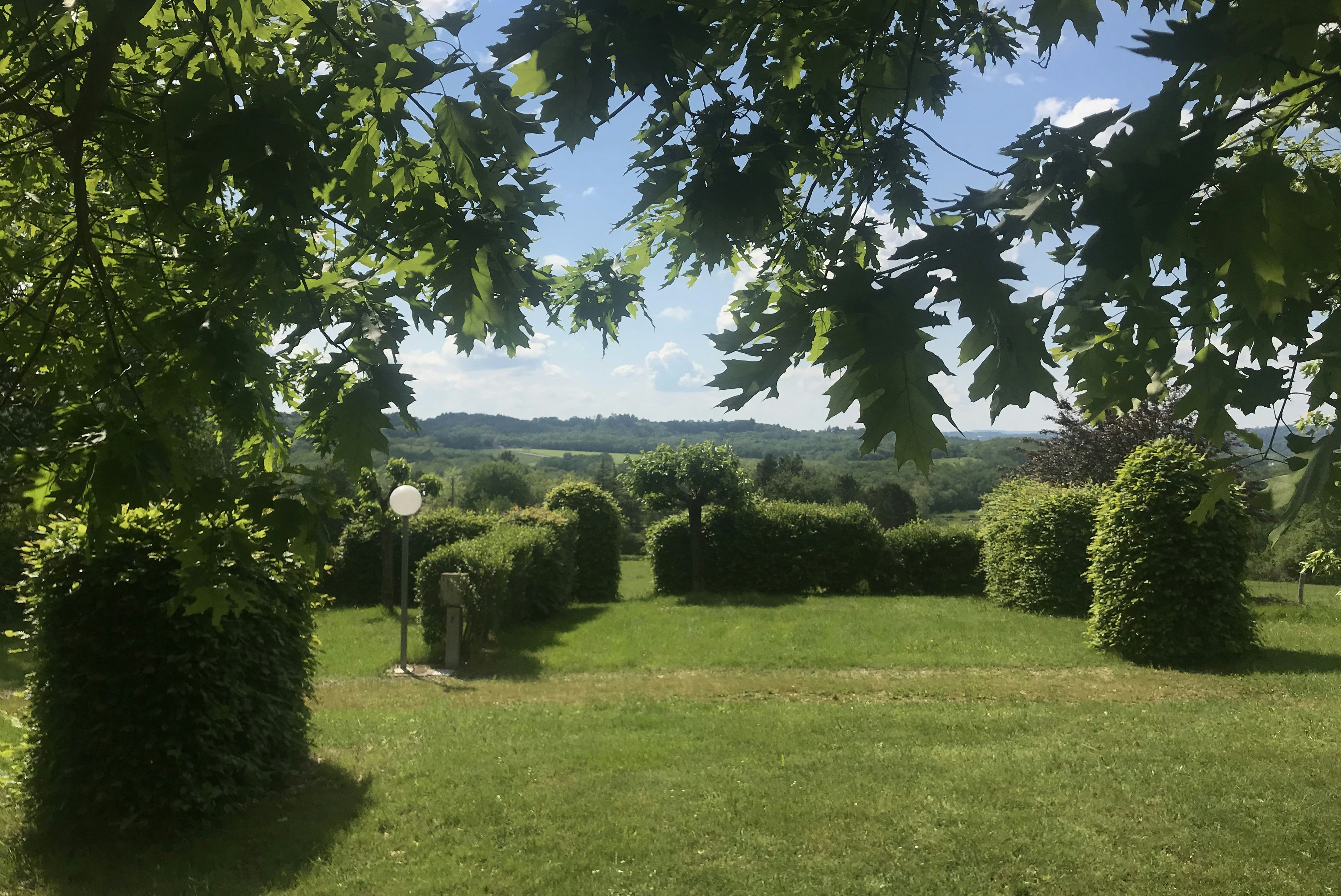 Domaine de la Chapelle-en-Corrèze - Standplätze auf dem Campingplatz