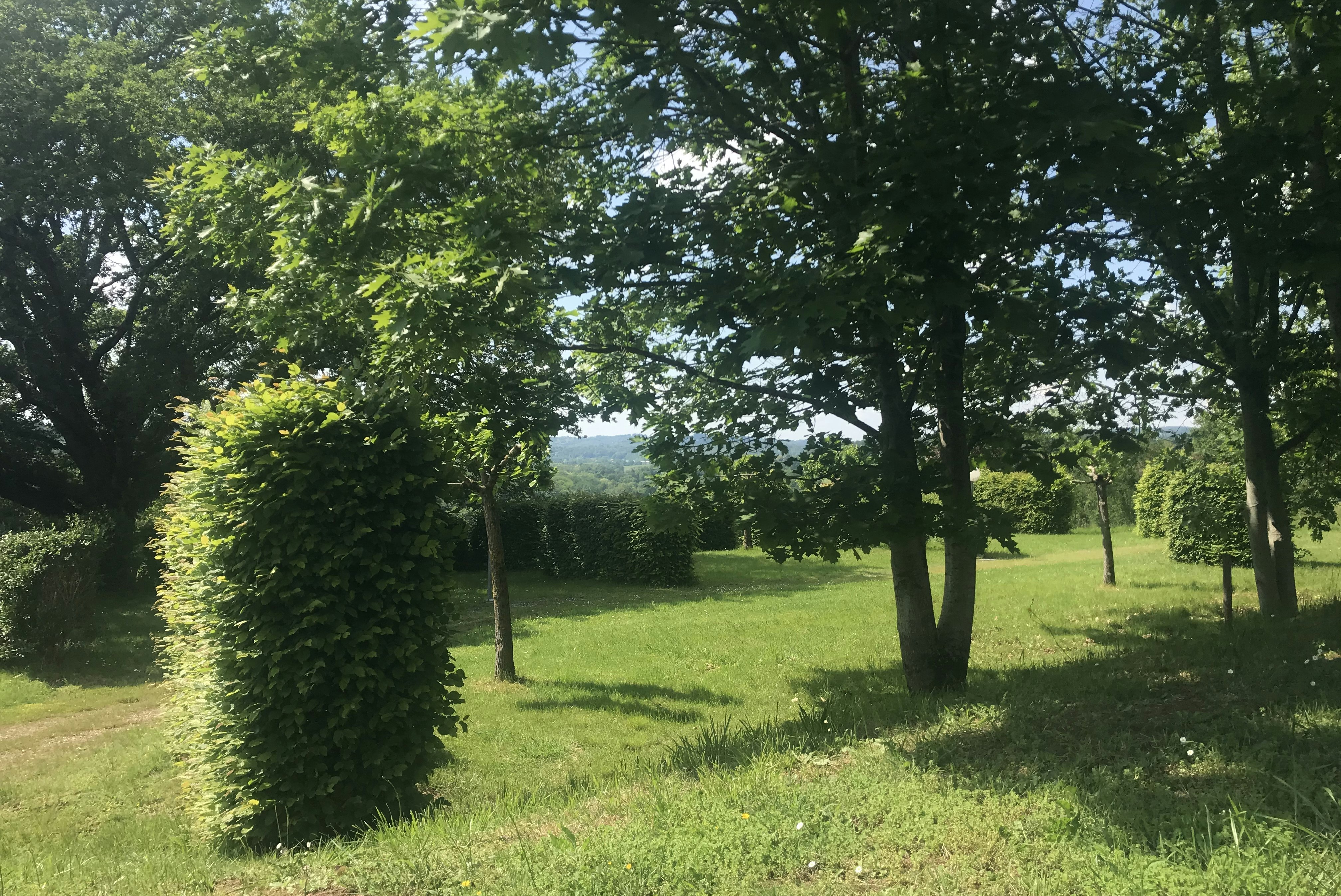 Domaine de la Chapelle-en-Corrèze - Standplatzwiese auf dem Campingplatz