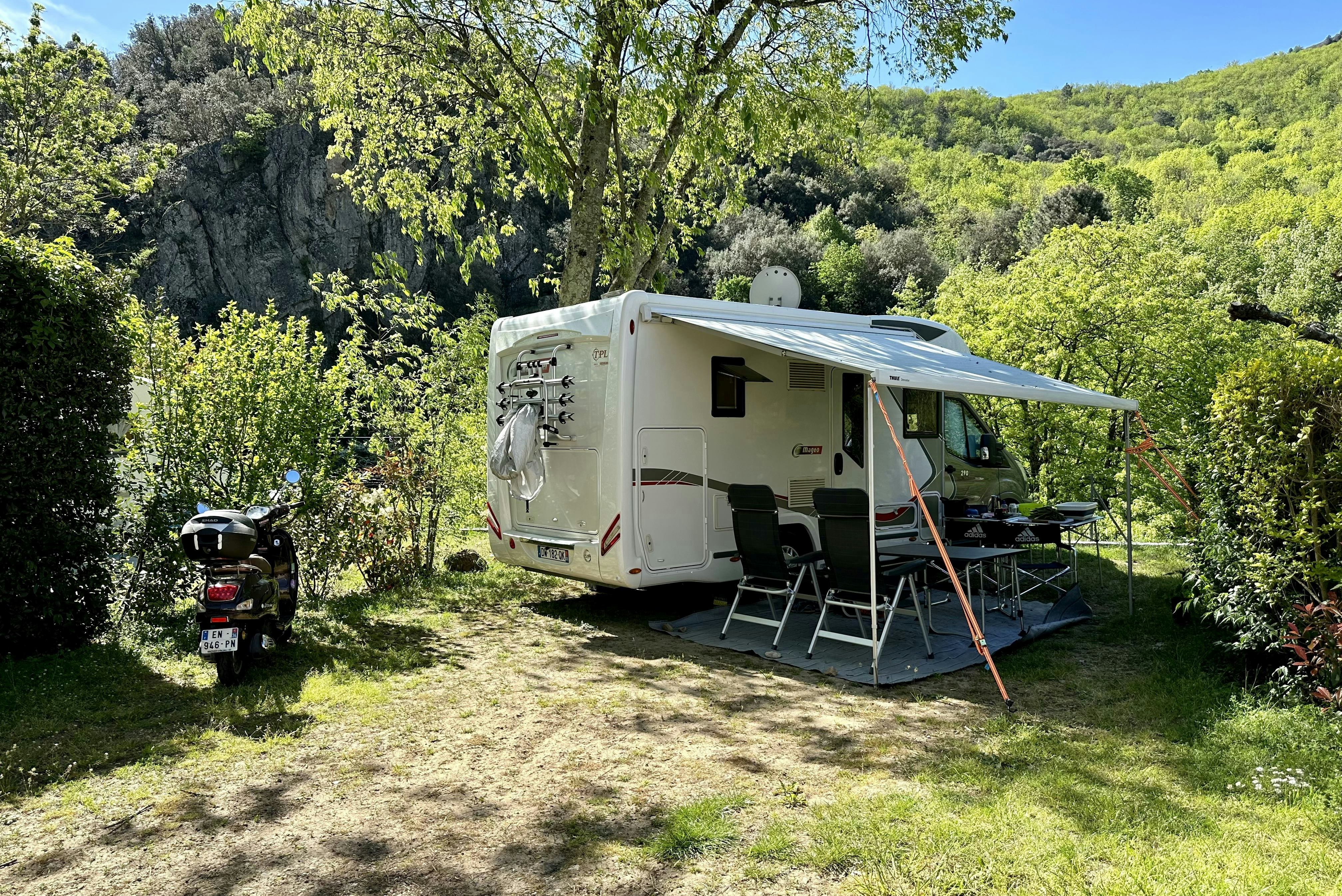 Domaine de la Plage - Standplätze im Grünen auf dem Campingplatz
